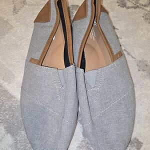 Mens Toms Tan and Gray Slip-On Shoes